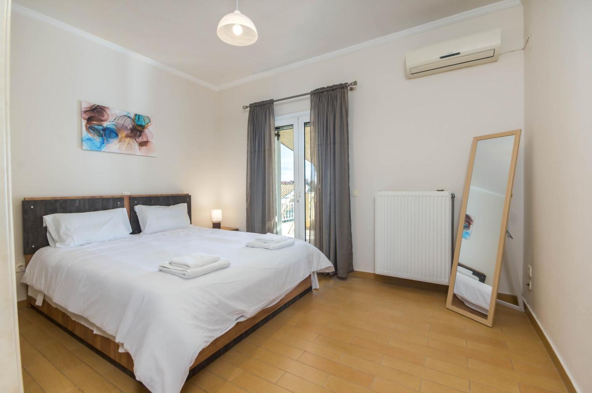 Διωροφη Μεζονετα-2Km Απο Το Κεντρο-Iliana House Leilighet Alepou Eksteriør bilde