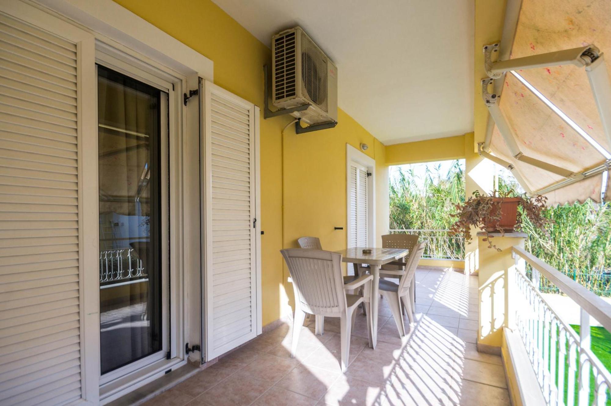 Διωροφη Μεζονετα-2Km Απο Το Κεντρο-Iliana House Leilighet Alepou Eksteriør bilde